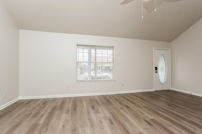 Photo - 6469 Trysting Oak Dr