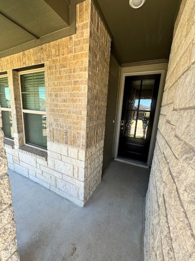 Photo - 4 Bedroom Home with Quartz Counters, Appliances & Covered Patio in New Braunfels