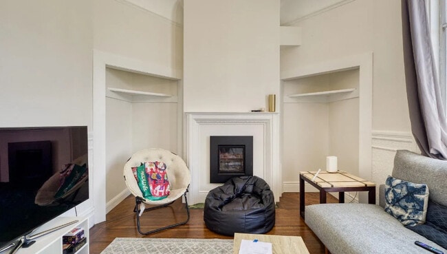 Photo - 190 Hermann St