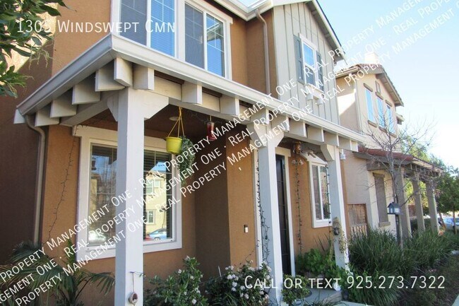 Photo - 1305 Windswept Common