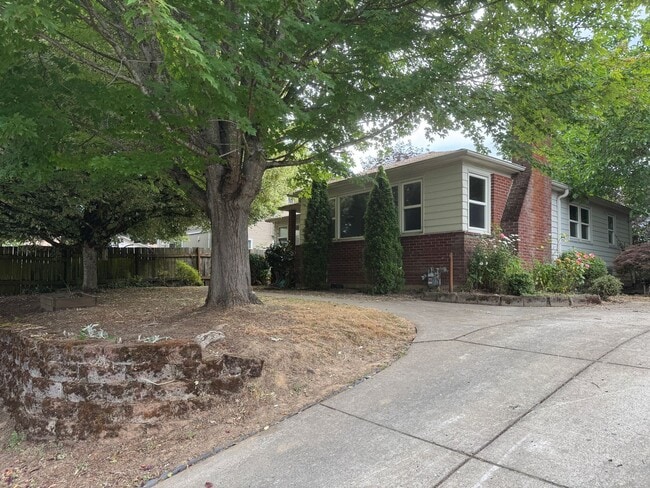 LouderbackPowell - LouderbackPowell Apartment Unit A