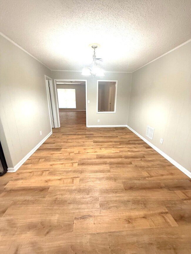Photo - 6319 Pinebrook Dr