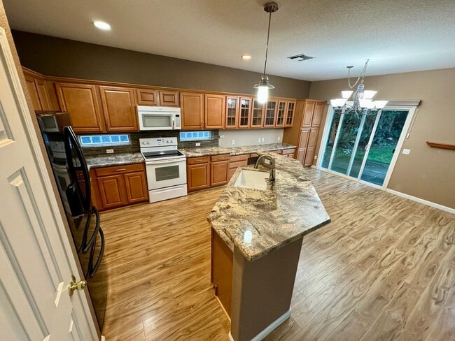 Photo - 9577 Fetlock Way