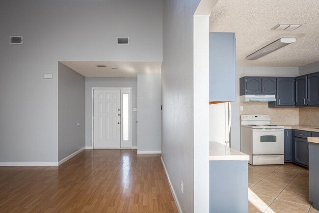 Photo - 210 Warbonnet Trail