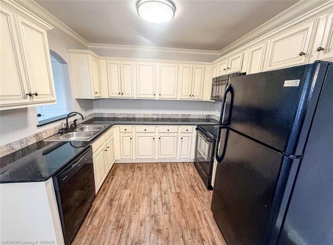Photo - 1150 Springhill Rd
