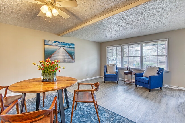 Photo - 1911 S Saratoga Ave