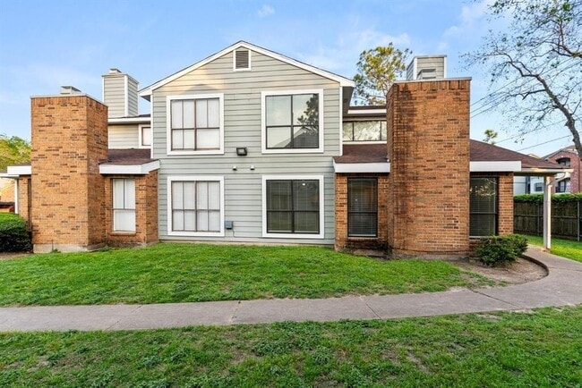 Building Photo - 7200 W T C Jester Blvd Unit 2003 Rental