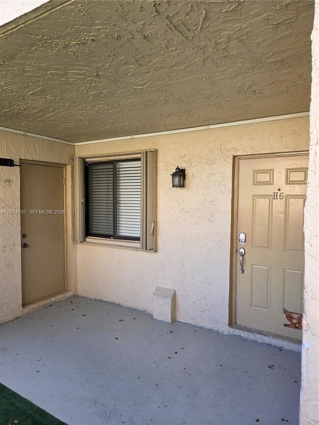 Photo - 8041 Southgate Blvd Unit H6