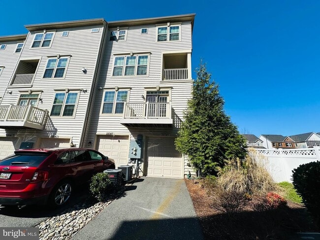 Photo - 22045 Broadway Ave