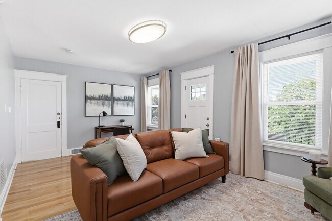 Photo - Furnished 3-Bedroom, 2-Bath Apartment in North Buffalo Unit 2