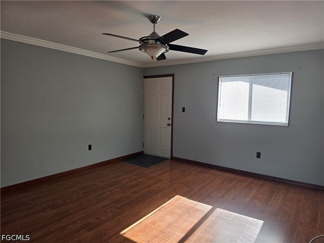 Building Photo - 8162 Country Rd Unit 205