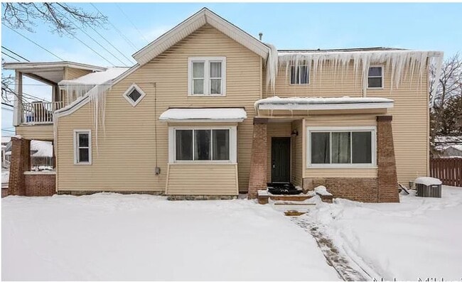 Photo - 700 Broadway Ave NW Unidad 1A