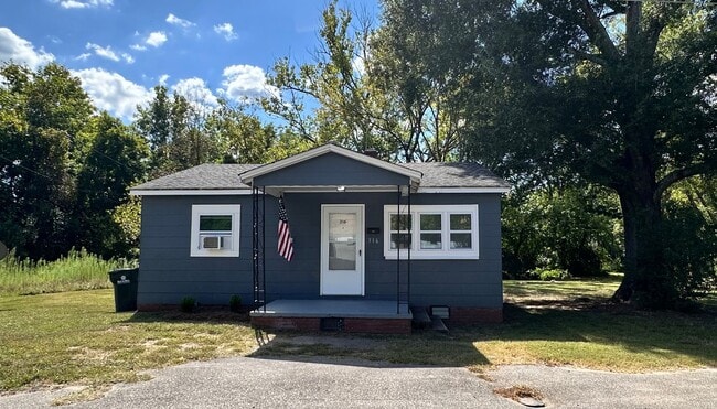 Building Photo - Exclusively Offered By Muse Realty Rentals...