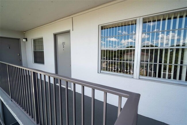 Photo - 300 SW 134th Way Unit 402E