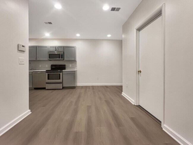 Photo - 1717 Trinidad Ave NE