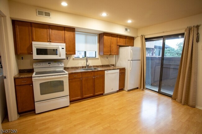 112 Bluebird Dr
