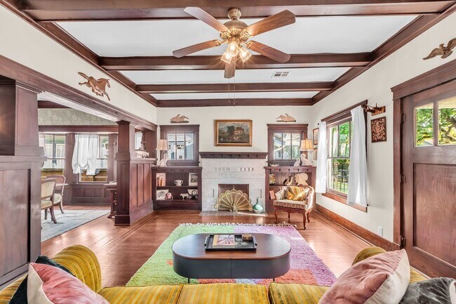 Photo - 2608 Hopkins St