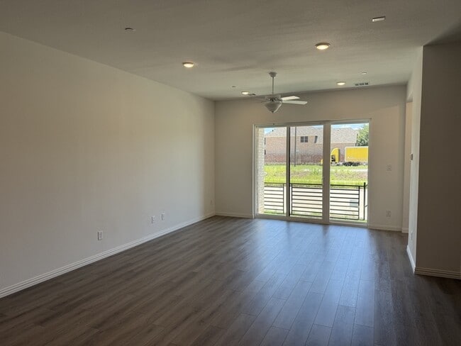 Photo - 1218 Daybreak Dr