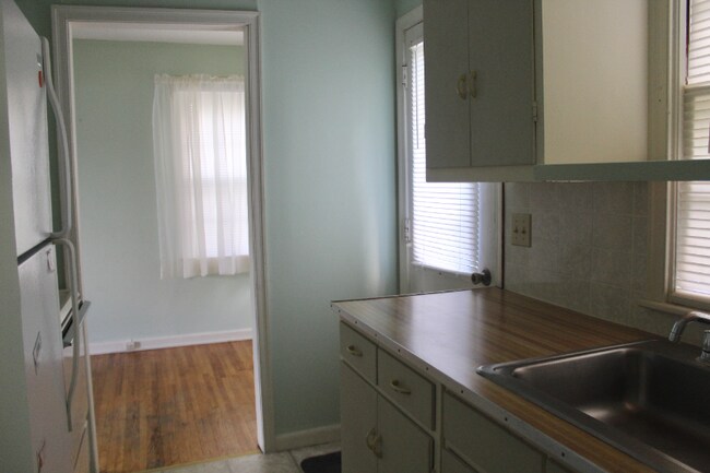 Photo - 211 E 11th St