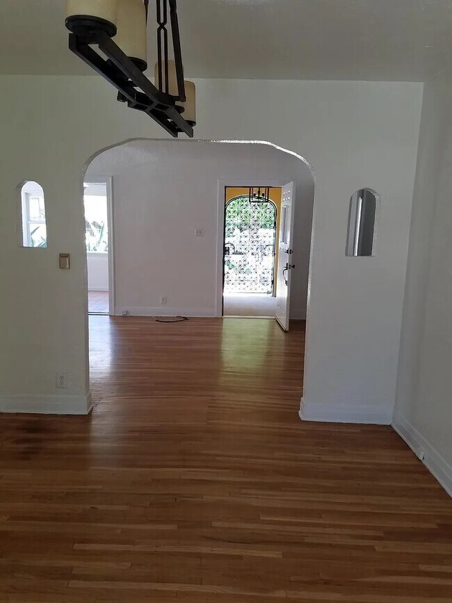 Photo - 927 Havenhurst Dr