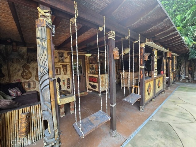 Photo - 617 N Beachwood Dr