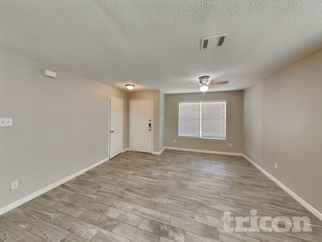 Photo - 210 Vivian Dr