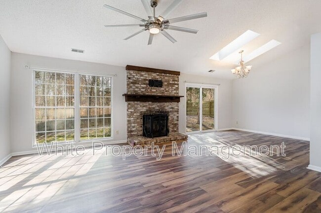 Photo - 11100 Deerpath Ct