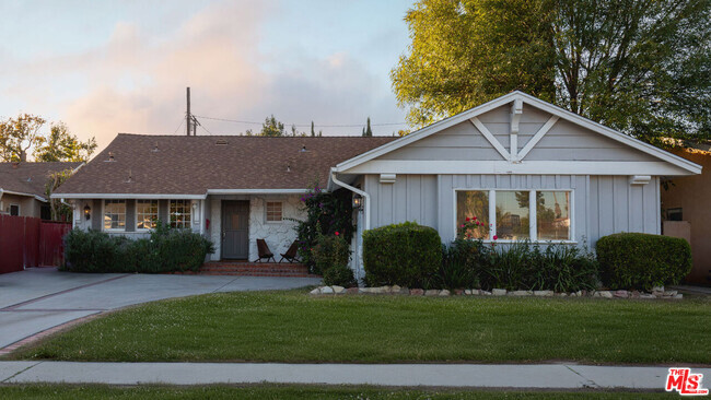 Building Photo - 6721 Whitman Ave Rental