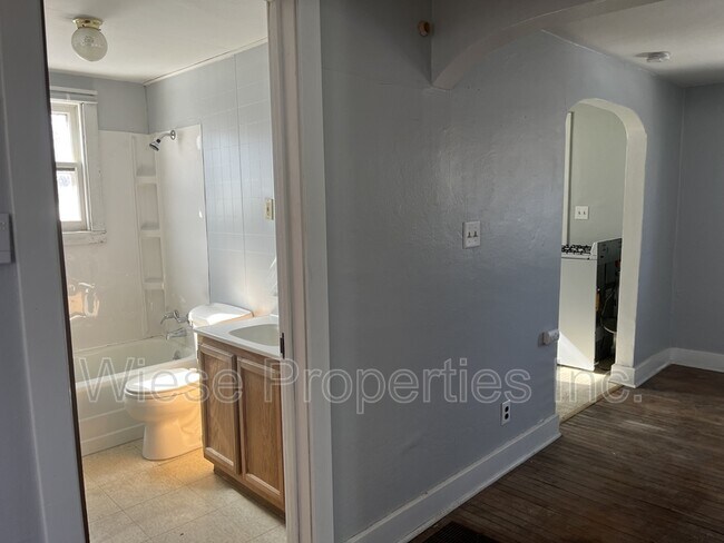 Photo - 2013 S Spring St