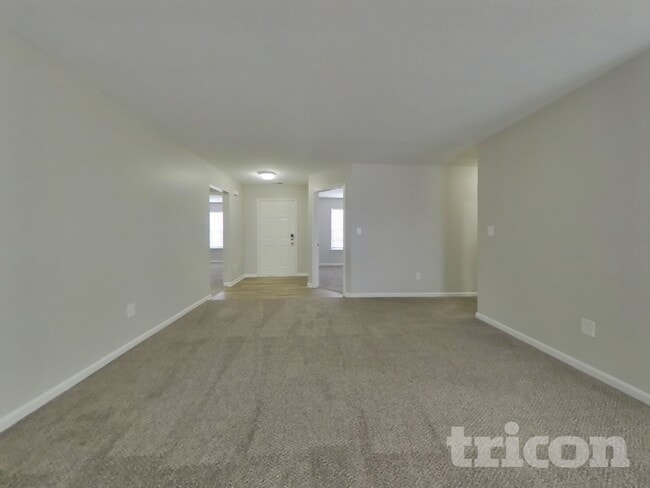 Photo - 943 Farmington Trail