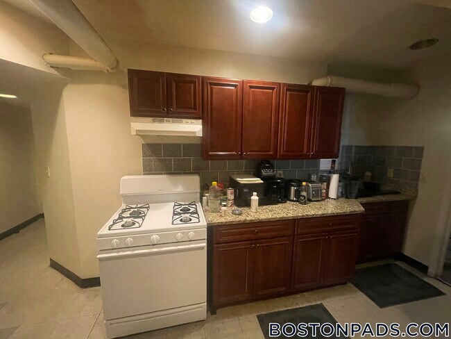 Photo - 165 Hemenway St Unit B1