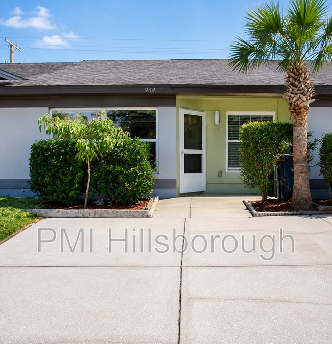 Building Photo - 944 Burlwood St