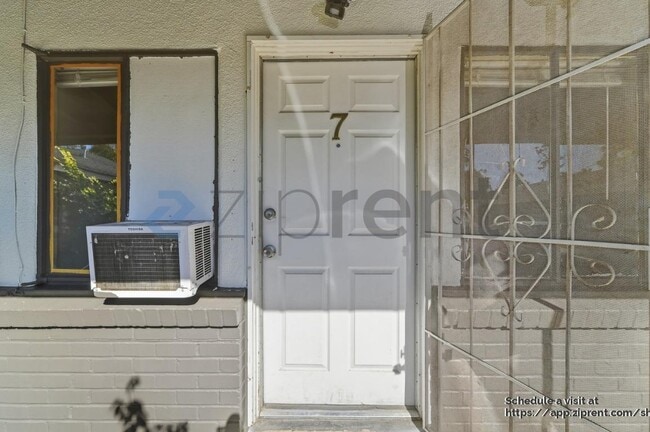 Photo - 139 W 18th St
