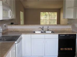Photo - 330 Lakewood Cir E