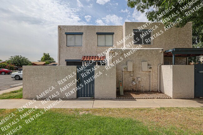 Photo - 5206 N 42nd Dr