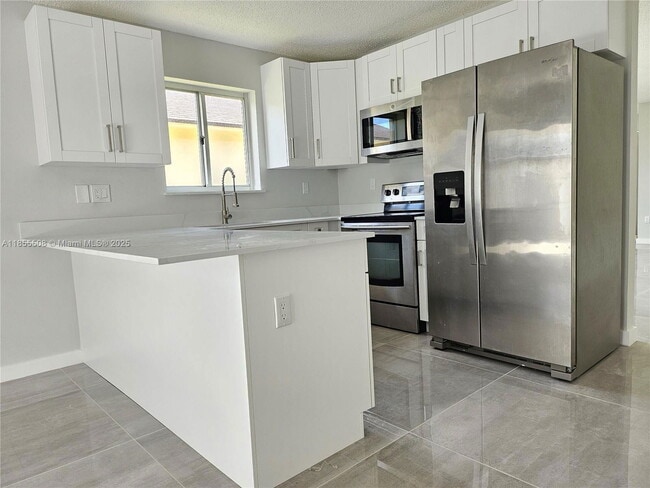 Building Photo - 16165 SW 139th Ave Rental