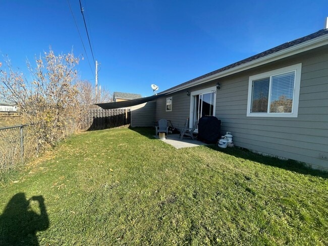 Photo - Pet Friendly UNFURNISHED LONG TERM Kalispe...