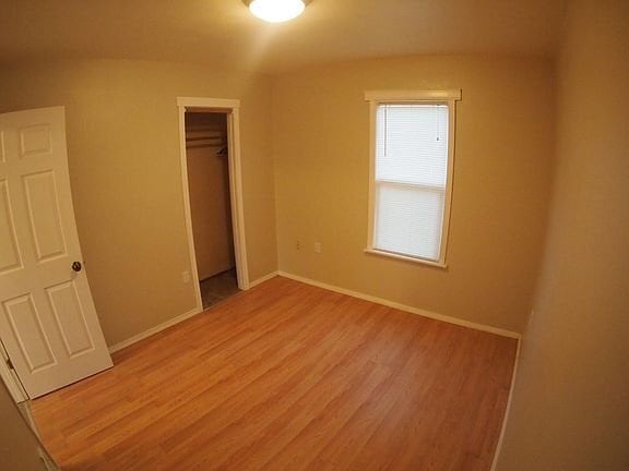 Photo - 720 E 9th St