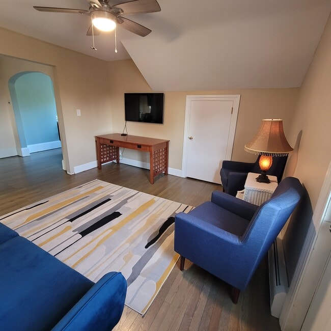 Spacious living room - 1235 Gardners Neck Rd Apartments Unit 2