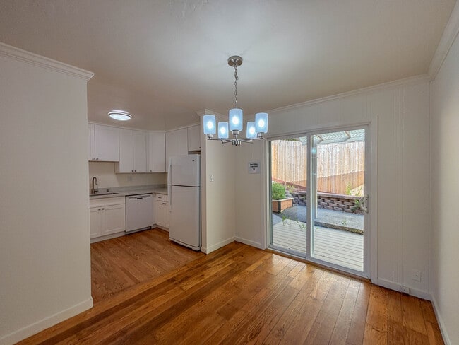 Photo - 381 Locust Ave