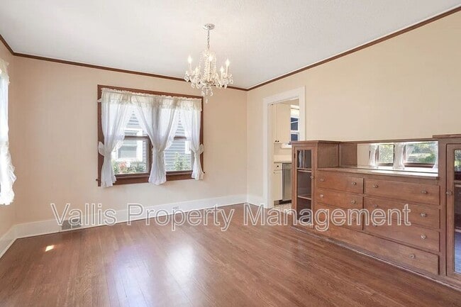 Photo - 1760 Winter St SE