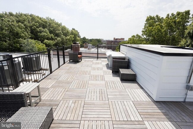 Photo - 2869 28th St NW