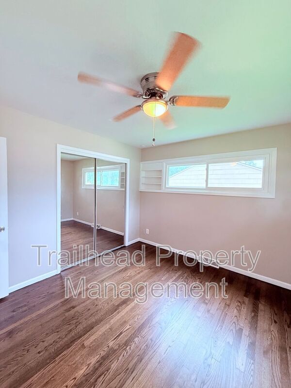 208 SW McClendon Dr
