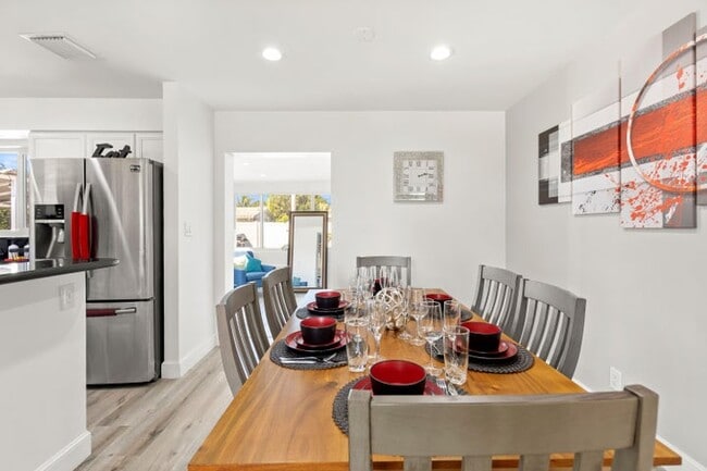 Photo - 921 SE 13th Ct