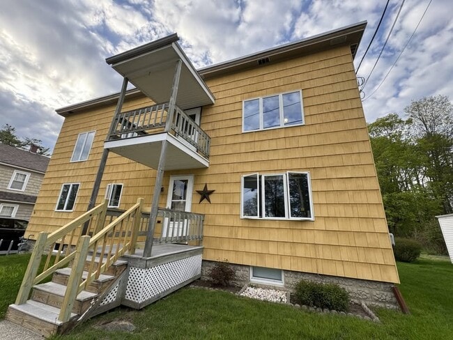 Photo - 56 Laurier St