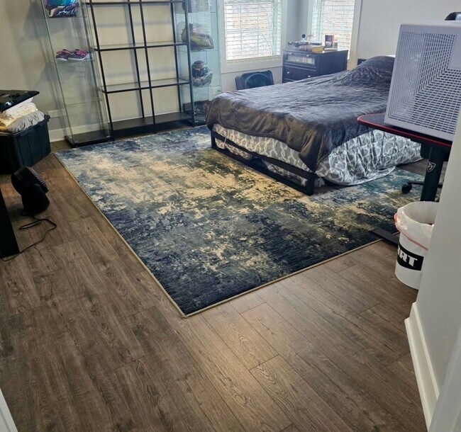 Photo - 571 Springbrook Trail N