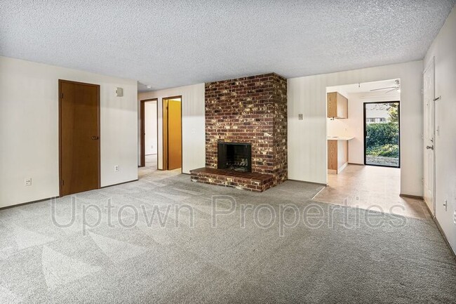 Building Photo - 5660 SW 180th Ave Unit 11