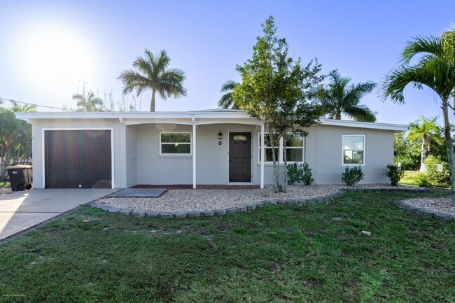 Building Photo - CLOSE TO HISTORIC DISTRICT AND PARKS
