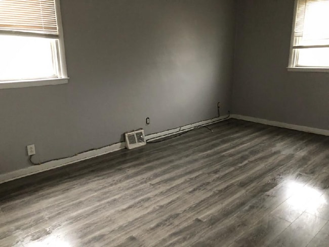 Photo - 2401 Bleigh Ave