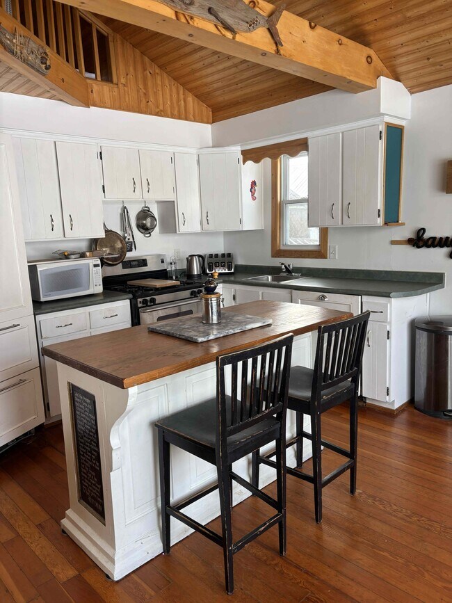 Photo - 3105 Lakeview Ave